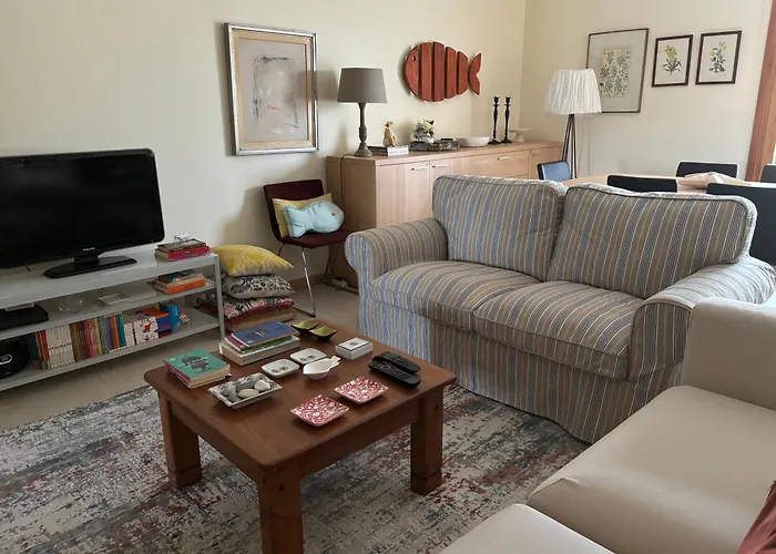 Lua Do Mar - T2 - Piscina - Fte Ao Mar- דירה נאזרה